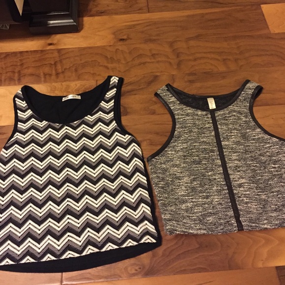 2 black/grey/white crop top size S! - Picture 1 of 4