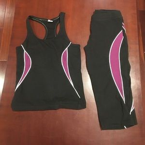 Work out outfit. Good for yoga or running.