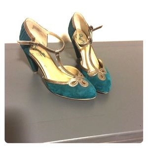 Seychelles 'all dressed up' t-strap pump in teal