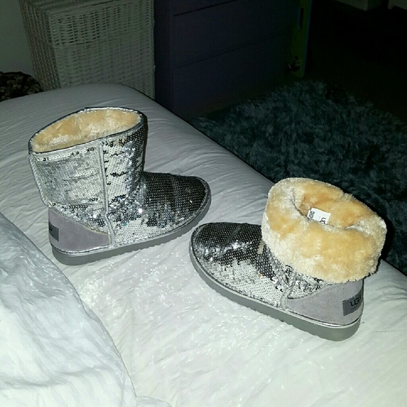 silver uggs size 9 silver uggs size 9
