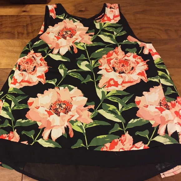 H&M floral tank top size 6, fits a medium. - Picture 1 of 3