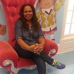 Meet your Posher, Connie