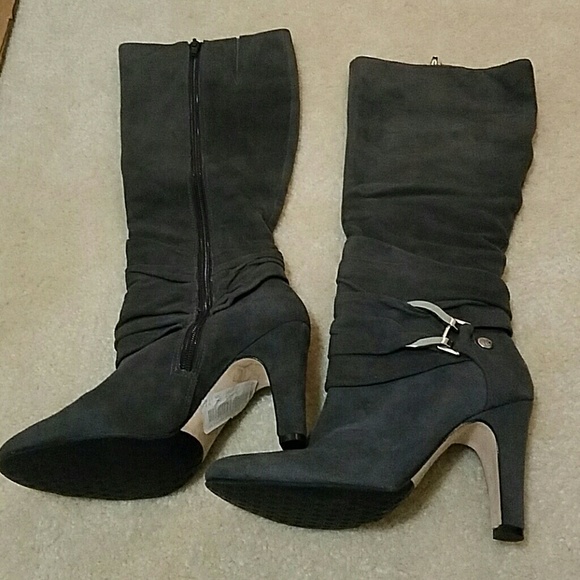 Suede gray leather. Item on sale NOT Micheal kors