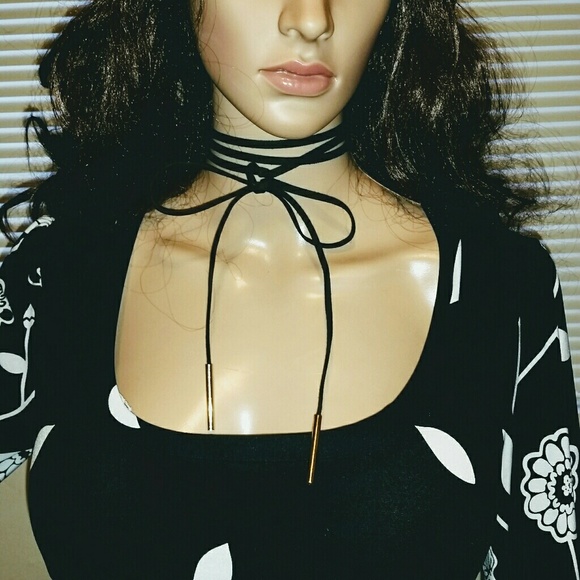 Wrap-Around Suede Bow Tie Choker in Black - Picture 3 of 6