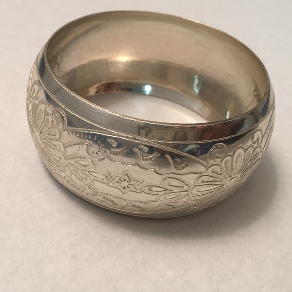 Bangle - Picture 3 of 3