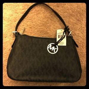Never used small Michael Kors purse!!!