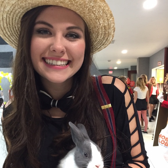 Meet your Posher, Brianna - Picture 1 of 1