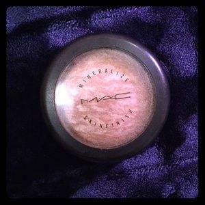 MAC mineralize skin finish