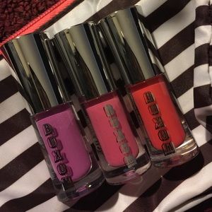 3 Buxom miniature glosses