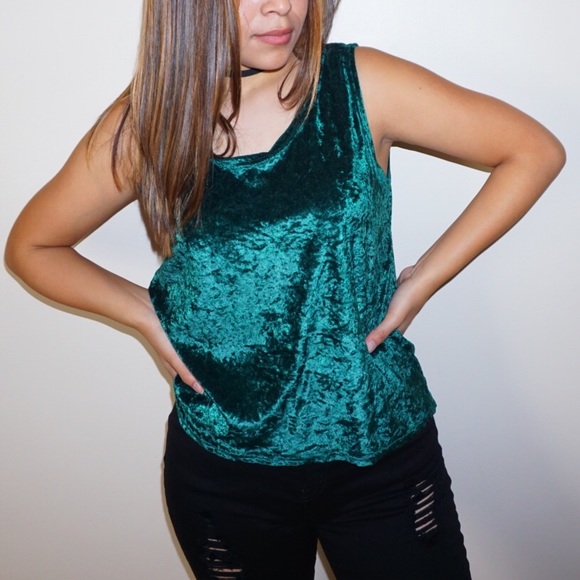⚡️Vintage Emerald Green Velvet Top ⚡️
