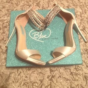 ⭐️OPEN TO OFFERS ⭐️Betsey Johnson Wedding Heels