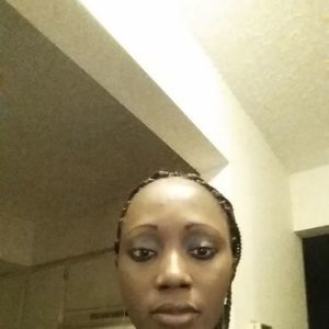 Meet your Posher, Adjoa