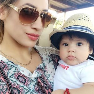 Meet your Posher, Janeth