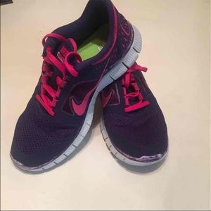 Nike free run shoes size 8