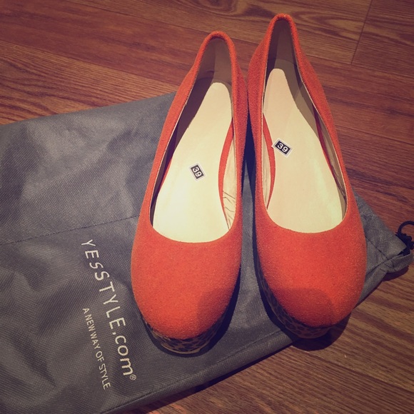 Women's shoes