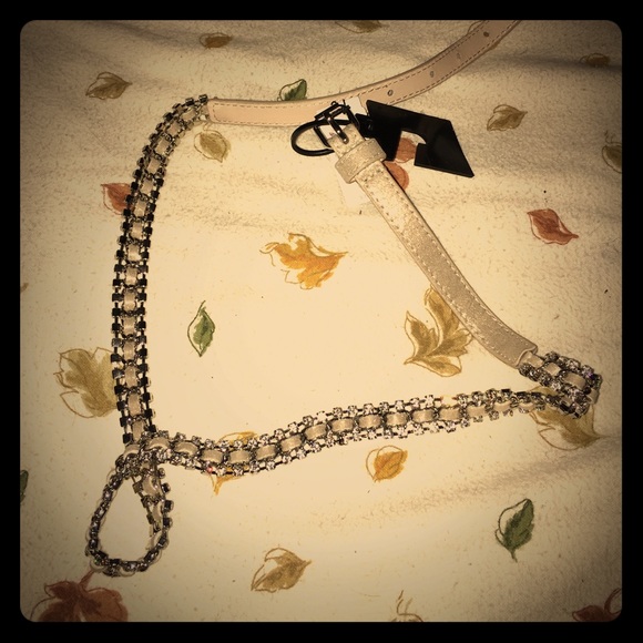 Express rhinestone belt