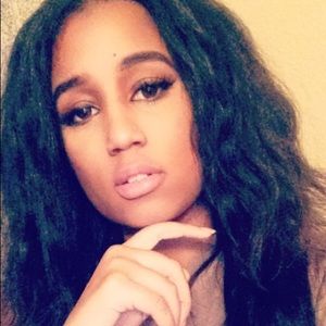 Meet your Posher, Brittney