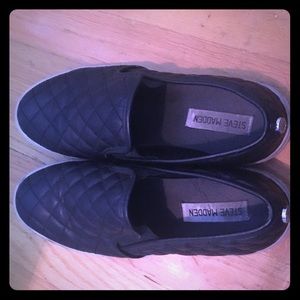 Steve Madden slip on quilted leather sneaker