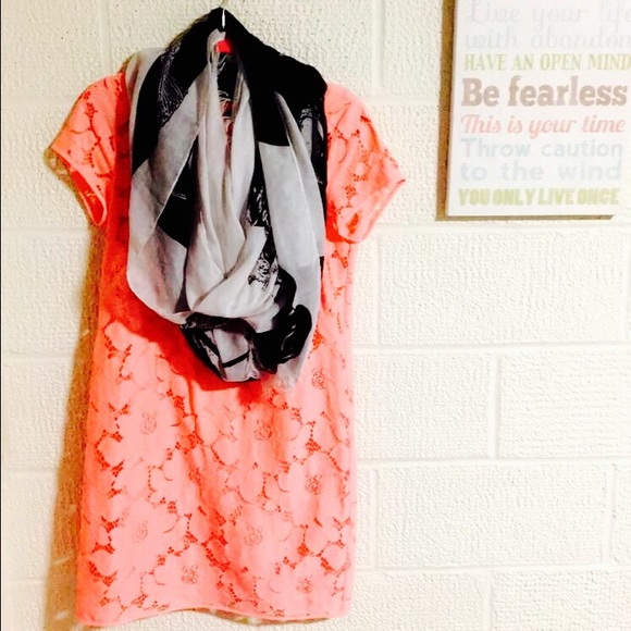 LOFT Dress - Picture 2 of 3