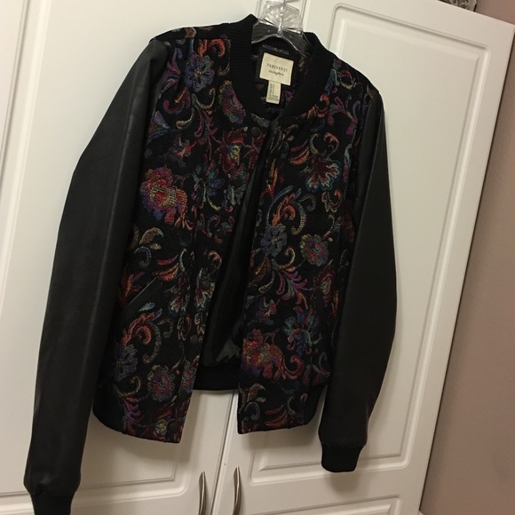 Forever 21 Jackets & Blazers - Forever 21 vintage Bomber jacket