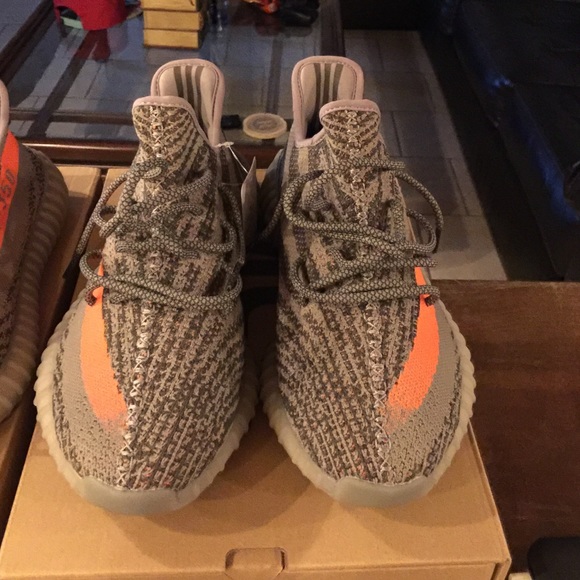 Yeezy 350 v2 main image 4