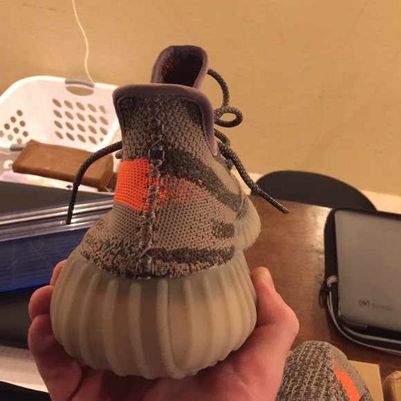 Yeezy 350 v2