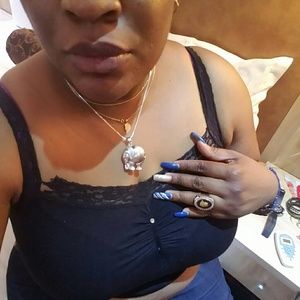 Meet your Posher, Chika