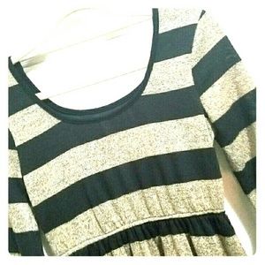 Small dress in black and gold stripes
