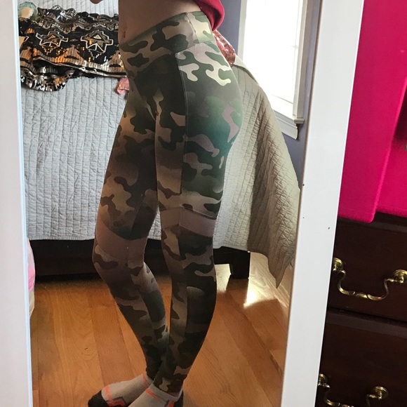 J. Fitness Camo Mesh Leggings - Picture 2 of 4
