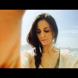 Meet your Posher, Danielle