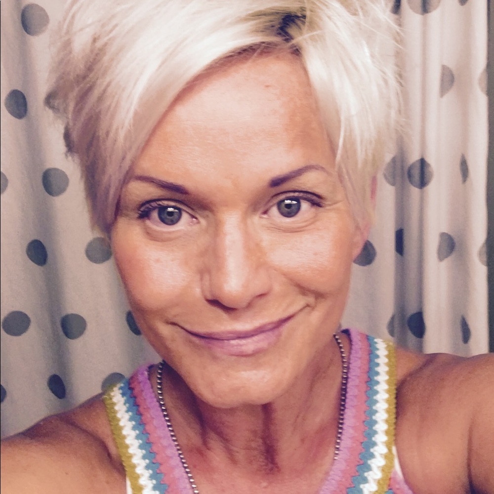 Meet your Posher, Leslie