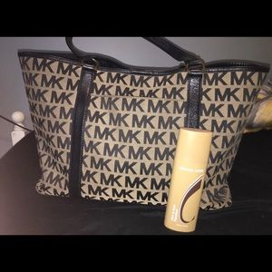 Michael Kors Large Tote Bag + Rain or Shine Spray
