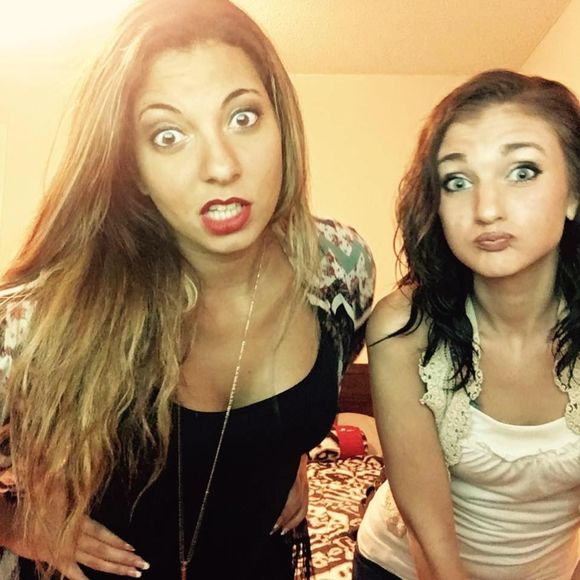 Meet your Posher, Alyssa - Picture 1 of 1