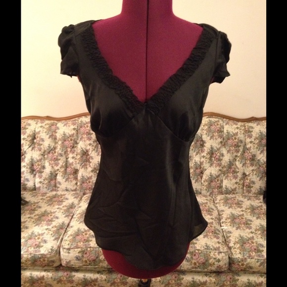 Sweet Black Blouse Ruffled Sleeves 100% Polyester - Picture 1 of 2