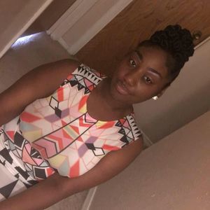 Meet your Posher, Abril