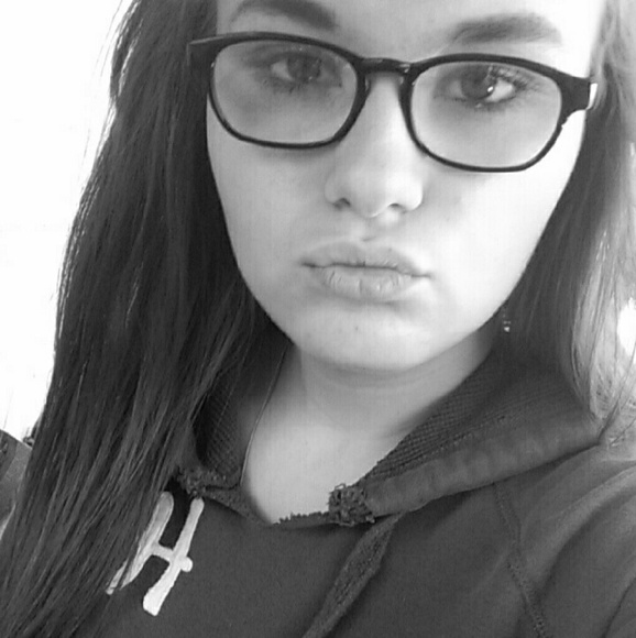 Meet your Posher, Lisa - Picture 1 of 1