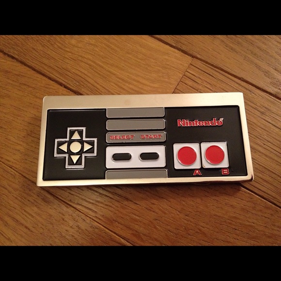 Vintage Classic Nintendo Belt Clip - Picture 1 of 2