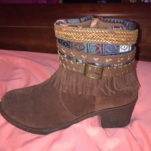 Super cute short boots