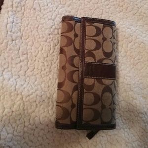 Authentic Coach logo wallet