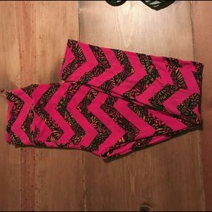 Pink chevron lularoe leggings