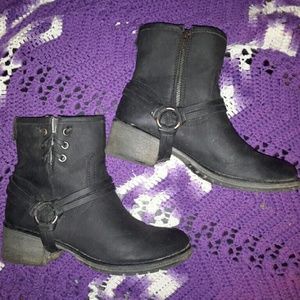 Roxy boots