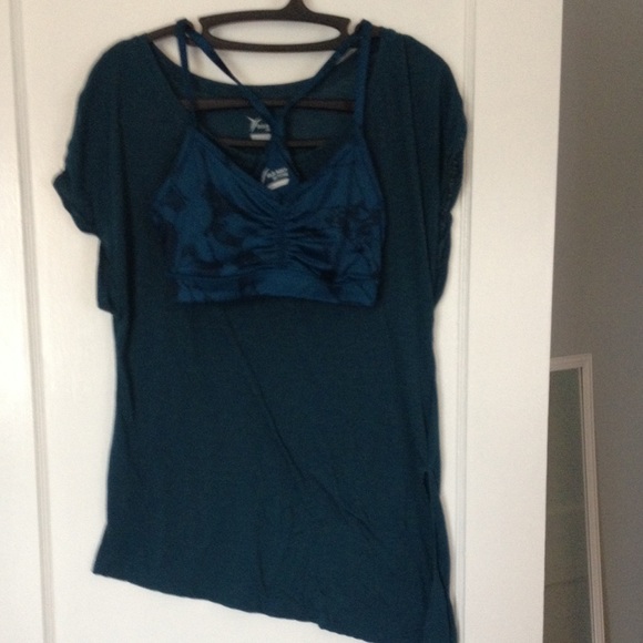 Old Navy Tops - Old Navy active t shirt & bra size M bundle