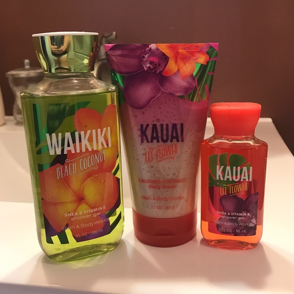 Bath and Body Works Trio - Shower Gel & Body Scrub