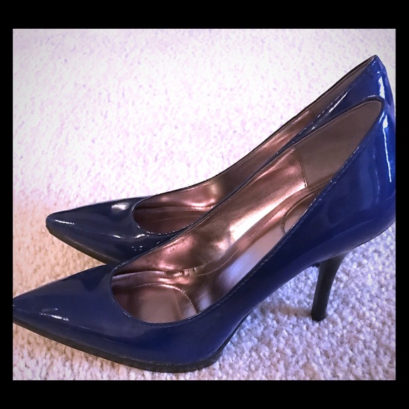 Calvin Klein Blue pumps dice 6.5