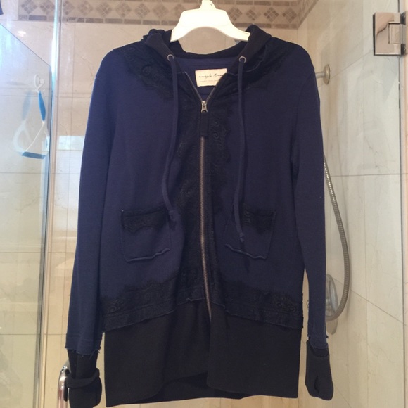 Evys tree size large hoodie - lace