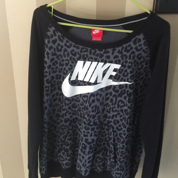 Nike woman's leopard sweatshirt XL