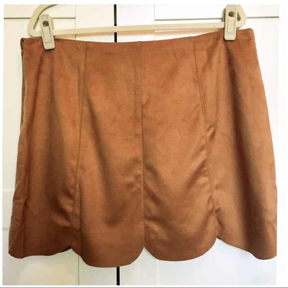LAST‼️ LAUREN CONRAD TAN FAUX-SUEDE SKIRT - Picture 4 of 4