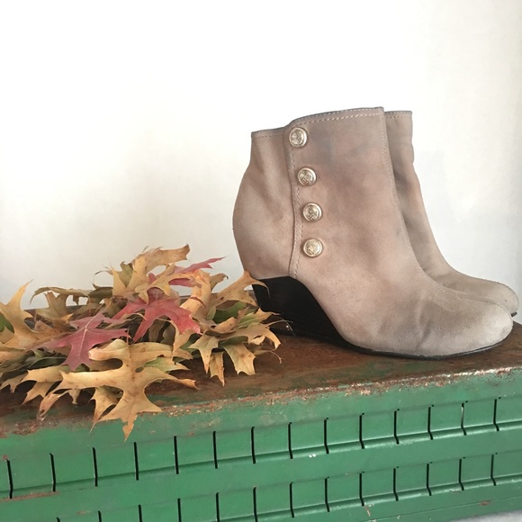 Vince Camuto Booties