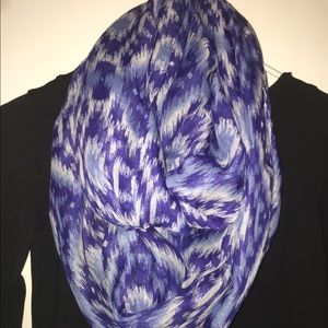 NWT Francesca's IKAT infinity scarf