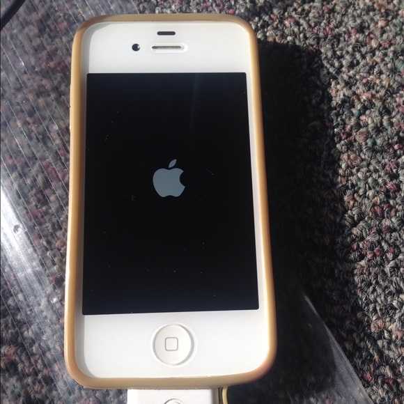 iPhone 4 - Picture 2 of 3